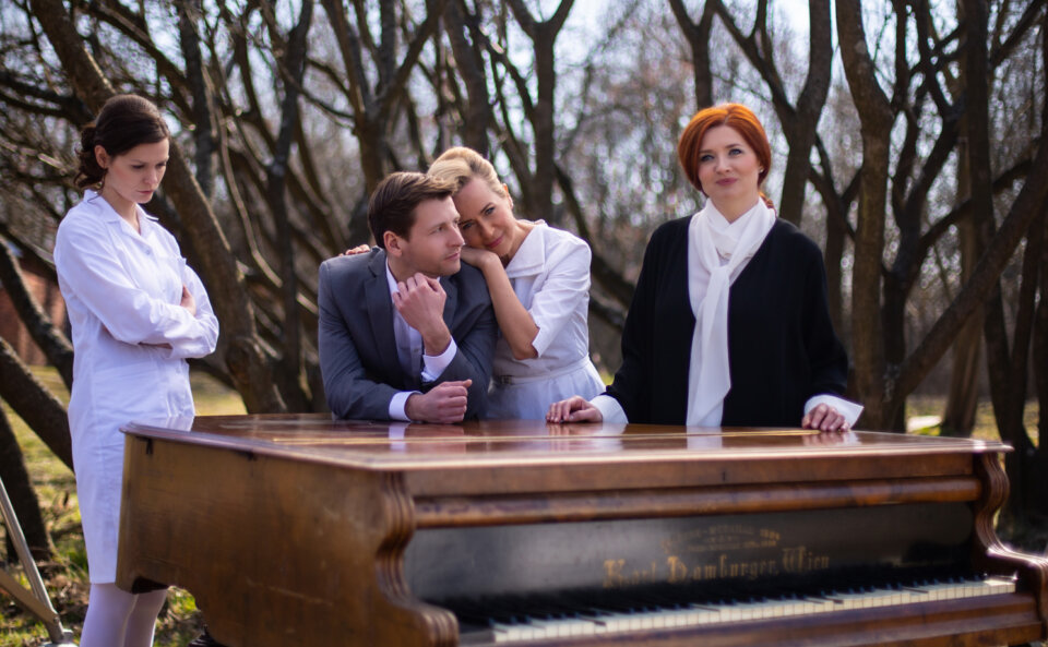 Alina Kamińska, Magdalena Woleńska, Patryk Szwichtenberg i Urszula Grabowska w spektaklu Pani Pylińska i sekret Chopina Teatr Bagatela, Scena na Sarego 7